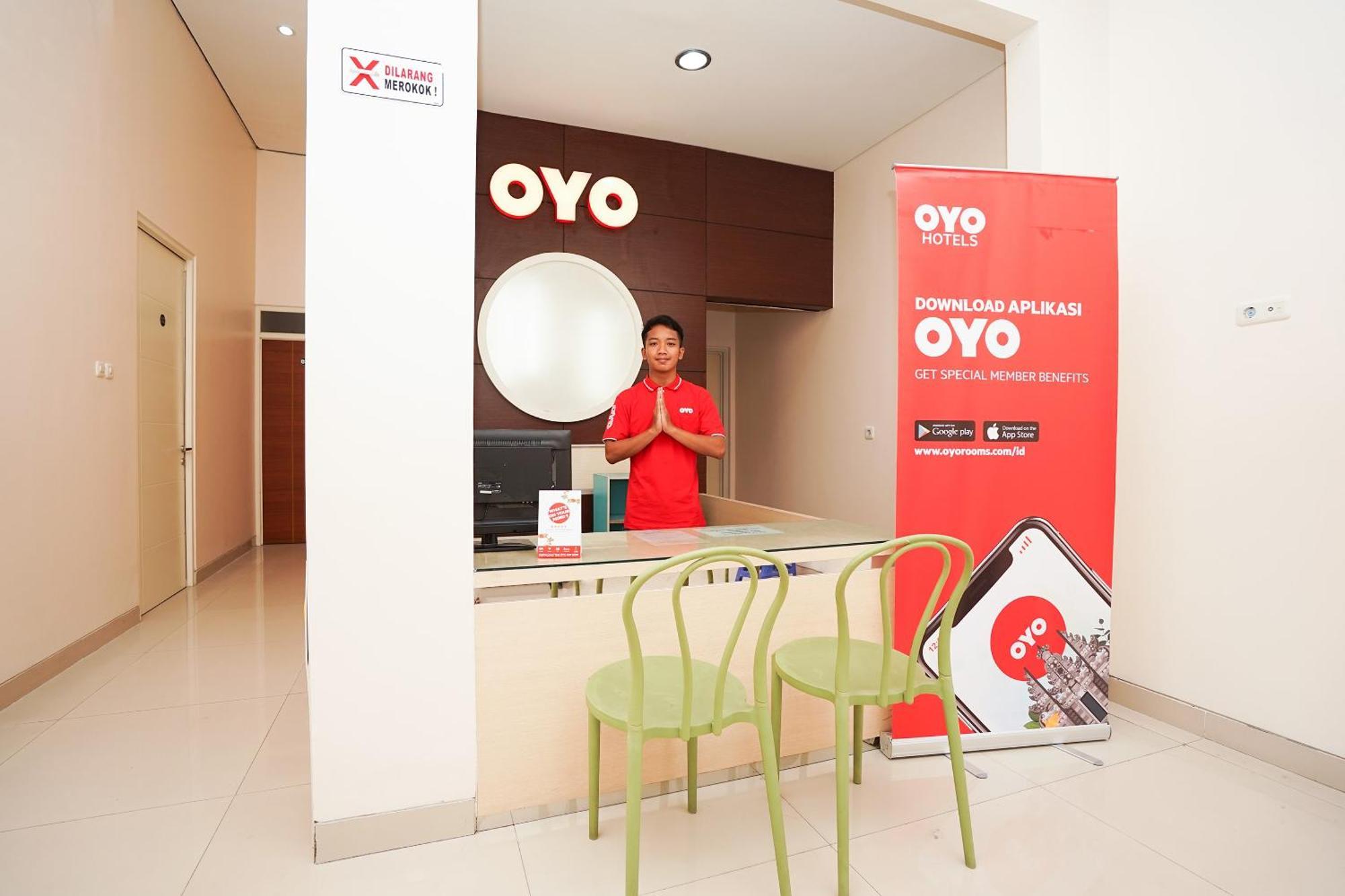 Oyo 782 Menjangan Residence At Citraland 1 Surabaya Exterior foto