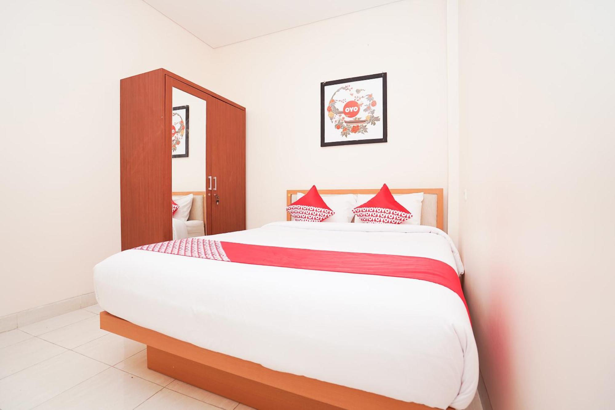 Oyo 782 Menjangan Residence At Citraland 1 Surabaya Exterior foto