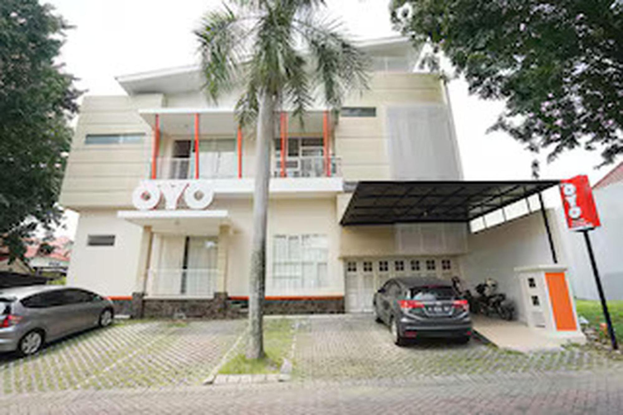Oyo 782 Menjangan Residence At Citraland 1 Surabaya Exterior foto